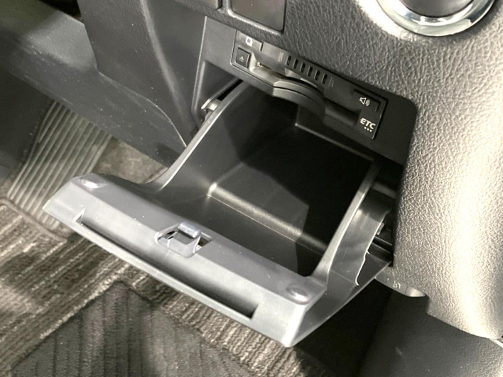 2021 Toyota Alphard 3BA-AGH30W (UW-69f020fc1b3a9)[17]