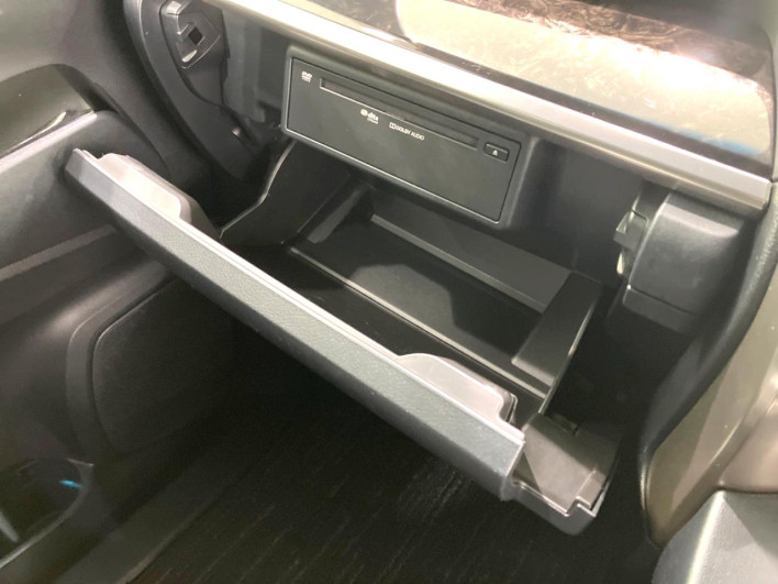 2021 Toyota Alphard 3BA-AGH30W (UW-69f020fc1b3a9)[18]