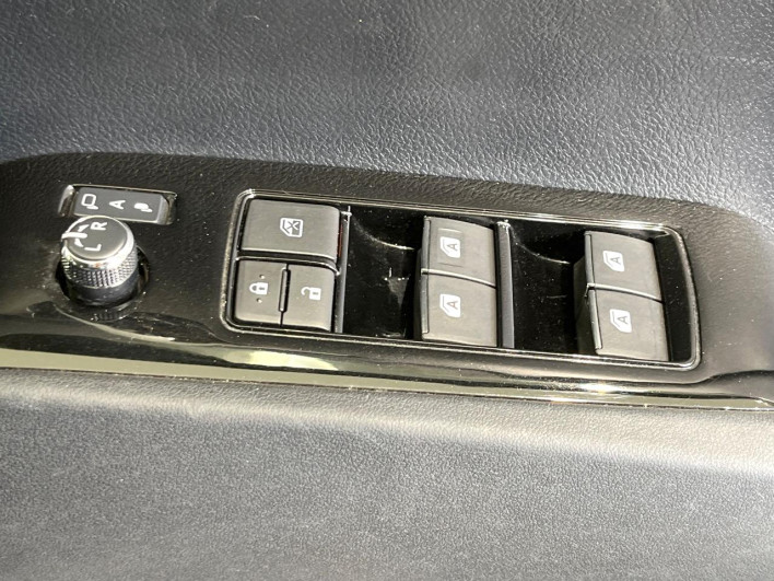 2015 Toyota Vellfire DBA-AGH35W (UW-69f020fcb285b)[15]