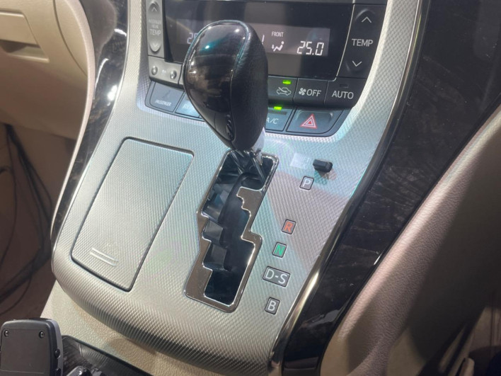 2012 Toyota Alphard Hybrid DAA-ATH20W (UW-69f020fec22a9)[15]