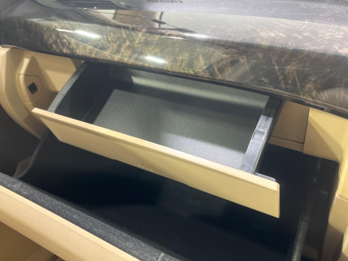 2012 Toyota Alphard Hybrid DAA-ATH20W (UW-69f020fec22a9)[6]