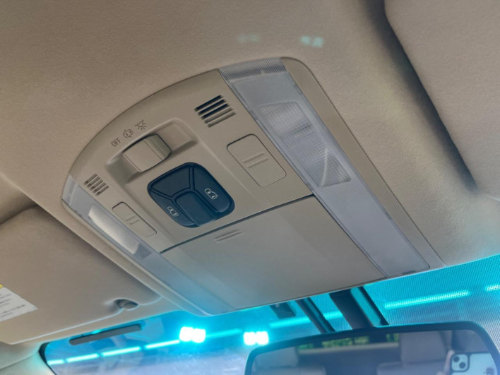 2012 Toyota Alphard Hybrid DAA-ATH20W (UW-69f020fec22a9)[7]