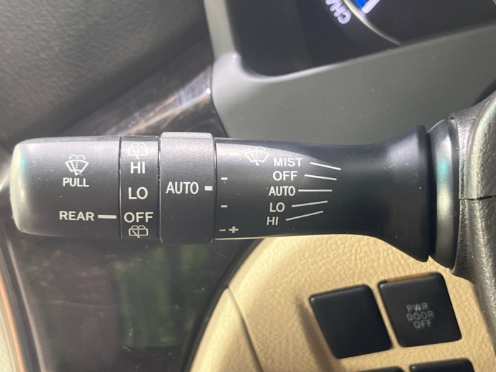 2012 Toyota Alphard Hybrid DAA-ATH20W (UW-69f020fec22a9)[24]