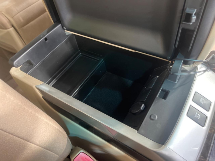 2012 Toyota Alphard Hybrid DAA-ATH20W (UW-69f020fec22a9)[20]