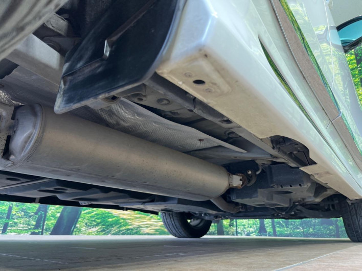 2016 Toyota Harrier Hybrid DAA-AVU65W (UW-69f021003af42)[12]