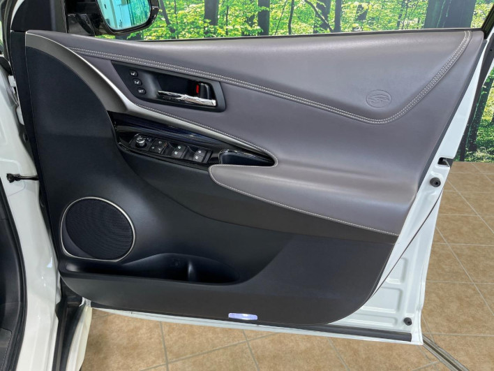 2016 Toyota Harrier Hybrid DAA-AVU65W (UW-69f021003af42)[13]