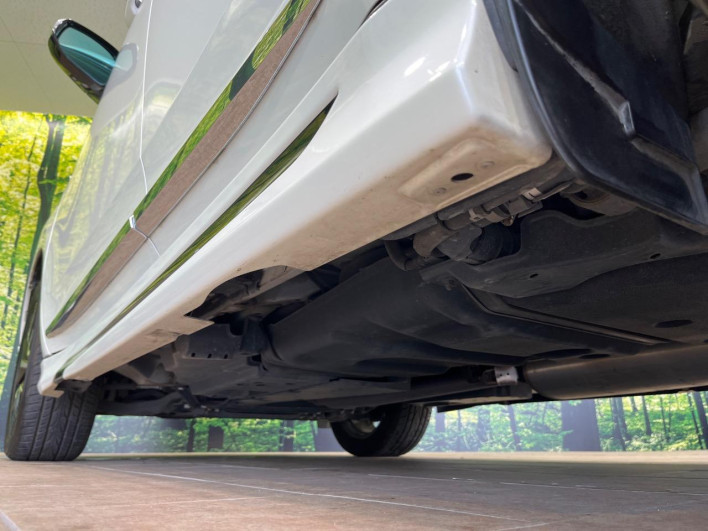 2016 Toyota Harrier Hybrid DAA-AVU65W (UW-69f021003af42)[11]