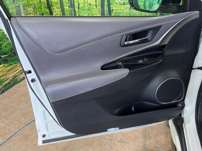 2016 Toyota Harrier Hybrid DAA-AVU65W (UW-69f021003af42)[22]