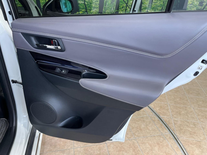 2016 Toyota Harrier Hybrid DAA-AVU65W (UW-69f021003af42)[17]