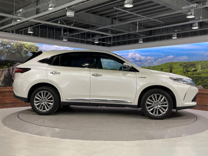 2018 Toyota Harrier Hybrid DAA-AVU65W (UW-69f021003c965)[18]