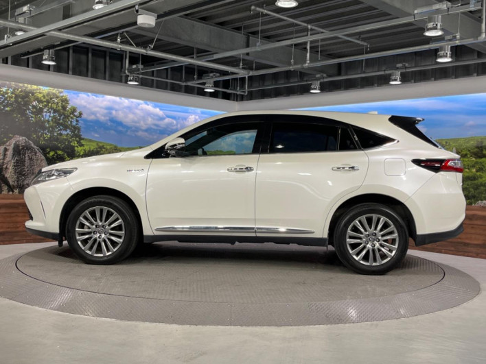 2018 Toyota Harrier Hybrid DAA-AVU65W (UW-69f021003c965)[22]