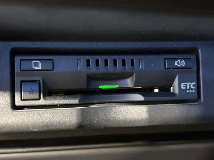 2018 Toyota Harrier Hybrid DAA-AVU65W (UW-69f021003c965)[24]