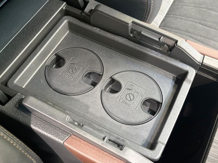 2021 Toyota Harrier Hybrid 6AA-AXUH80 (UW-69f02102c6985)[26]