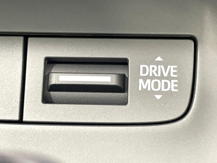 2025 Toyota Harrier Hybrid 6AA-AXUH85 (UW-69f0210698e0f)[15]