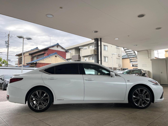 2019 Lexus ES 6AA-AXZH10 (UW-69f02108225de)[26]