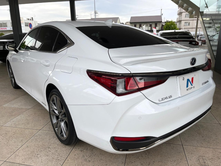 2019 Lexus ES 6AA-AXZH10 (UW-69f02108225de)[23]