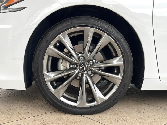 2019 Lexus ES 6AA-AXZH10 (UW-69f02108225de)[18]