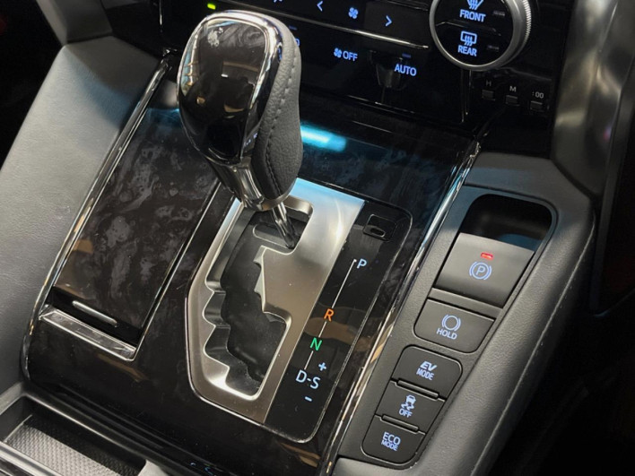 2022 Toyota Alphard Hybrid 6AA-AYH30W (UW-69f02109e5ea9)[22]