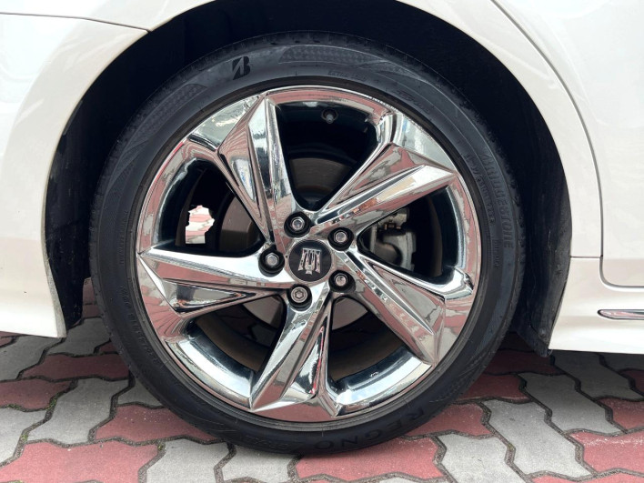 2018 Toyota Crown Hybrid 6AA-AZSH20 (UW-69f0210a3335d)[16]