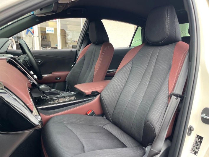 2018 Toyota Crown Hybrid 6AA-AZSH20 (UW-69f0210a3335d)[27]