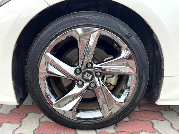 2018 Toyota Crown Hybrid 6AA-AZSH20 (UW-69f0210a3335d)[24]