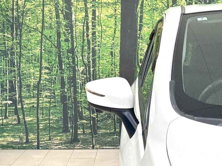 2018 Nissan Note DBA-E12 (UW-69f0212a51f98)[17]