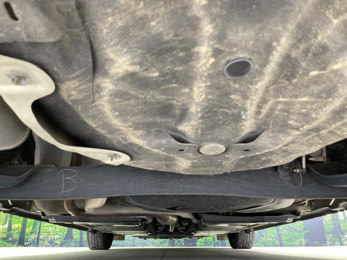 2021 Nissan Note 6AA-E13 (UW-69f0212b5fbd2)[27]