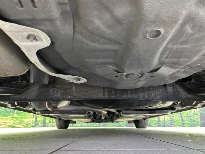 2021 Nissan Note 6AA-E13 (UW-69f0212b6277a)[28]