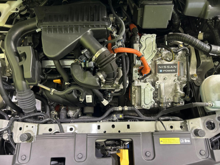 2021 Nissan Note 6AA-E13 (UW-69f0212b6277a)[4]