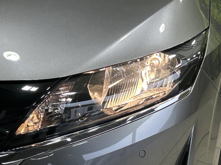 2021 Nissan Note 6AA-E13 (UW-69f0212b6277a)[16]