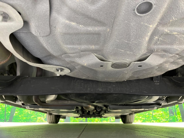 2022 Nissan Note 6AA-E13 (UW-69f0212c4d771)[13]