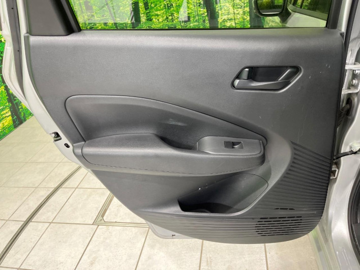 2022 Nissan Note 6AA-E13 (UW-69f0212c4d771)[25]