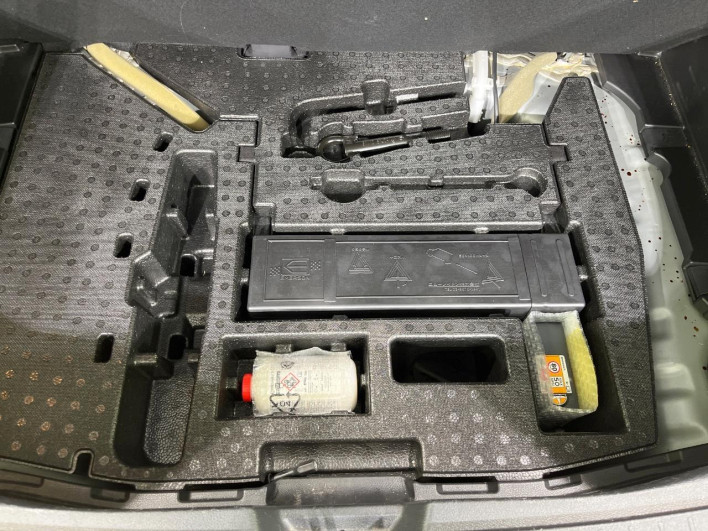 2022 Nissan Note 6AA-E13 (UW-69f0212c4d771)[19]