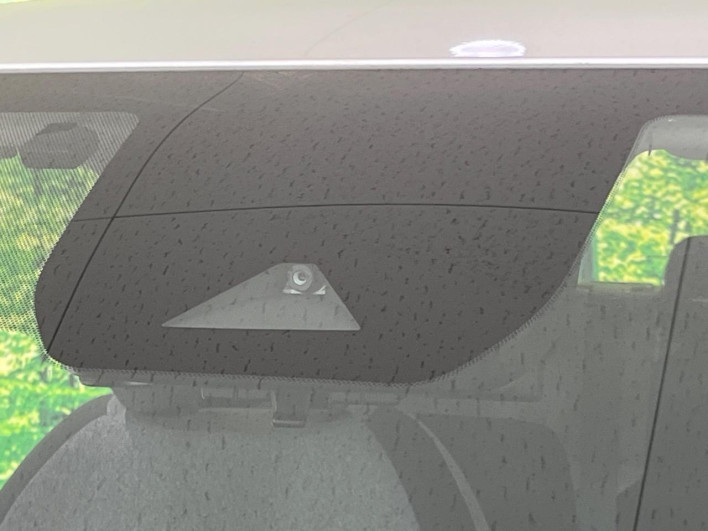 2022 Nissan Note 6AA-E13 (UW-69f0212c4d771)[5]