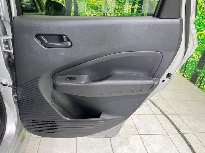 2022 Nissan Note 6AA-E13 (UW-69f0212c4d771)[21]