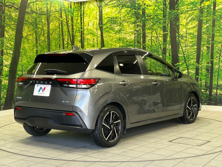 2022 Nissan Note 6AA-E13 (UW-69f0212d37b59)[8]