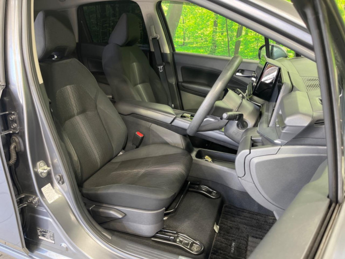 2022 Nissan Note 6AA-E13 (UW-69f0212d37b59)[28]