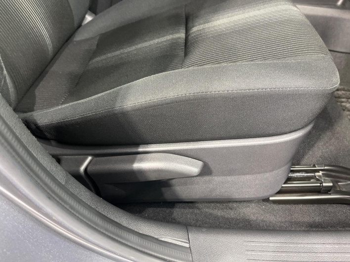 2022 Nissan Note 6AA-E13 (UW-69f0212d37b59)[29]