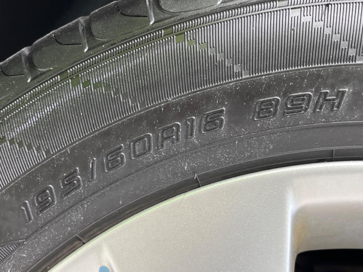 2011 Nissan Serena DBA-FC26 (UW-69f0212d927a9)[11]