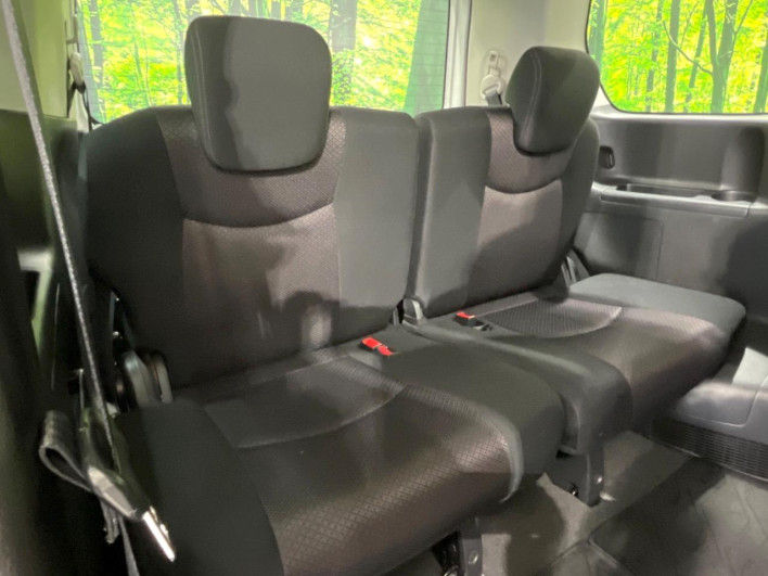 2011 Nissan Serena DBA-FC26 (UW-69f0212da5d8d)[25]