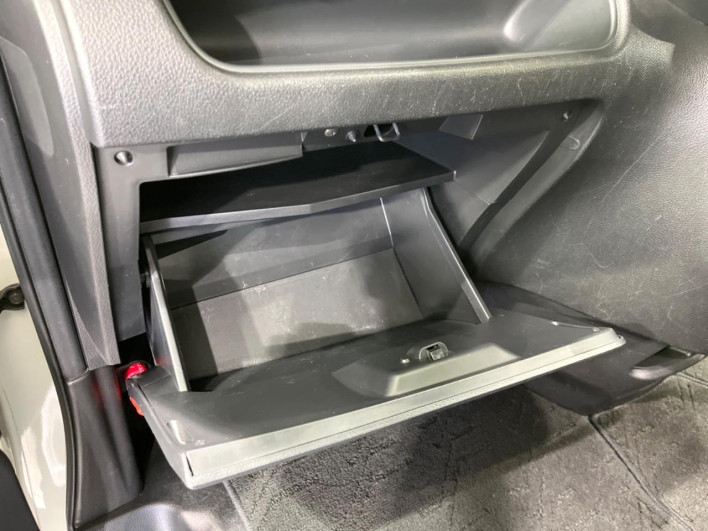 2011 Nissan Serena DBA-FC26 (UW-69f0212da5d8d)[10]