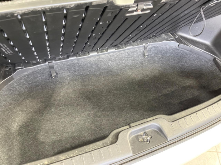 2011 Nissan Serena DBA-FC26 (UW-69f0212da5d8d)[17]