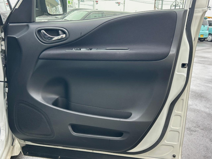 2012 Nissan Serena DBA-FC26 (UW-69f0212e59af3)[19]