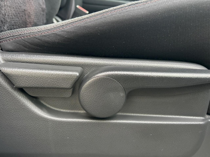 2012 Nissan Serena DBA-FC26 (UW-69f0212e59af3)[21]