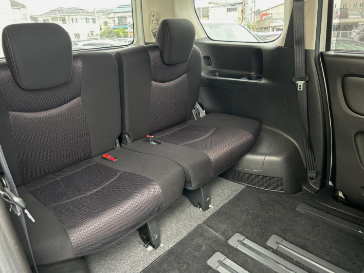 2012 Nissan Serena DBA-FC26 (UW-69f0212e59af3)[23]