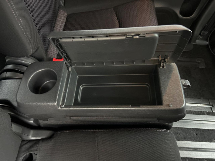 2012 Nissan Serena DBA-FC26 (UW-69f0212e59af3)[24]