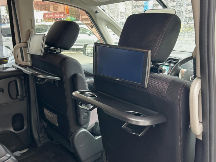 2012 Nissan Serena DBA-FC26 (UW-69f0212e59af3)[25]