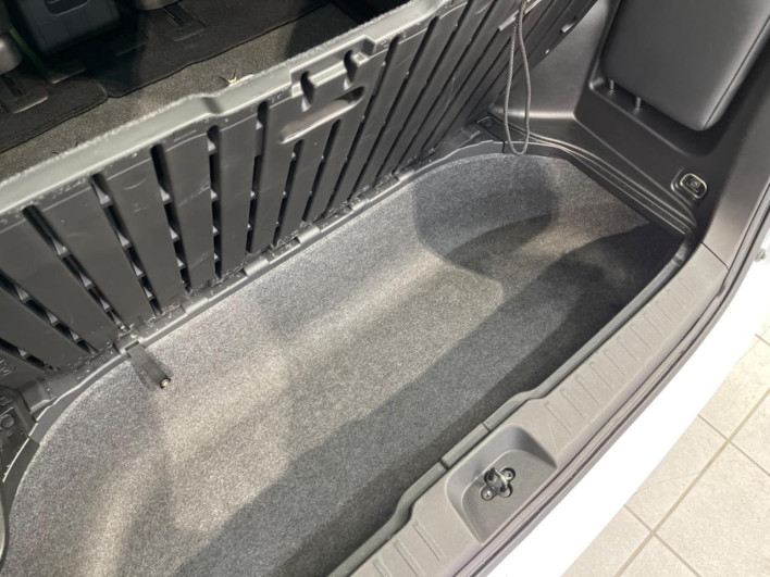 2025 Nissan Serena 5BA-FC28 (UW-69f0213067adc)[24]