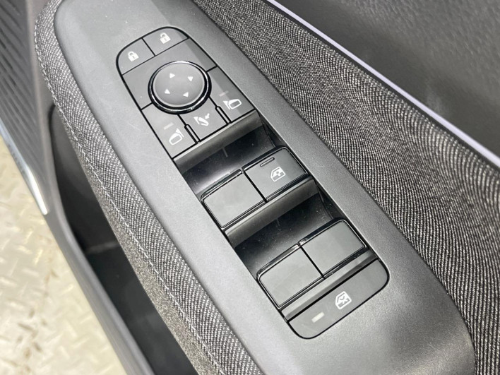 2021 Nissan Aura 6AA-FE13 (UW-69f0213187abf)[5]