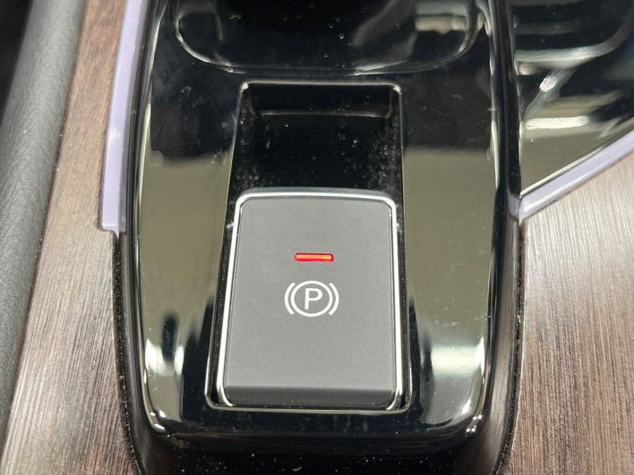 2021 Nissan Aura 6AA-FE13 (UW-69f0213187abf)[24]